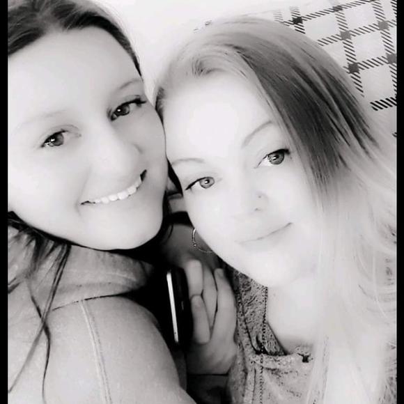 Meet your Posher, Rachel - Picture 1 of 1